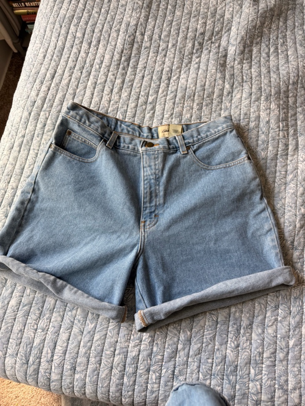 Vintage Eddie Bauer 100% cotton Light Blue Denim Roll-Cuff Women's Shorts